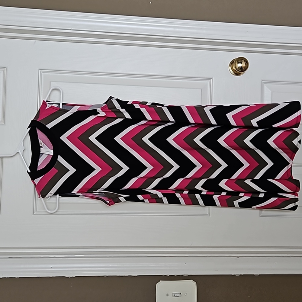 Tacera Chevron Print Dress Size Medium